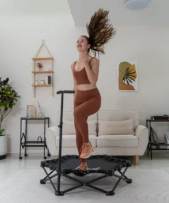 Studsa dig i form på en studsmatta